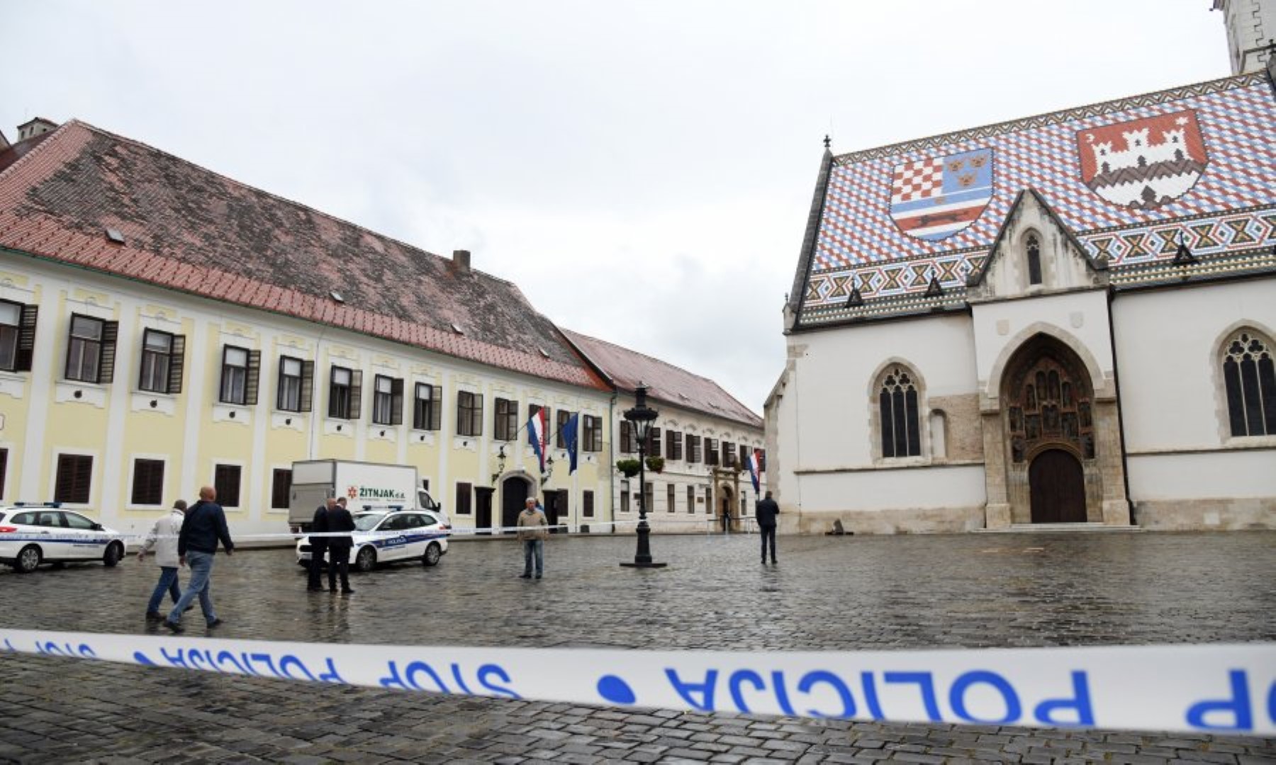 Na Markovom trgu upucan 31-godišnji policajac, prevezen je u bolnicu i operiran, stanje mu je stabilno.